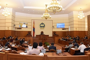 Монгол Улсын иргэнд газар өмчлүүлэх тухай хуульд өөрчлөлт оруулах тухай хуулийг баталлаа 
