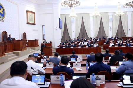 Монгол Улсын 33 дахь Ерөнхий сайдаар Л.Оюун-Эрдэнийг томиллоо