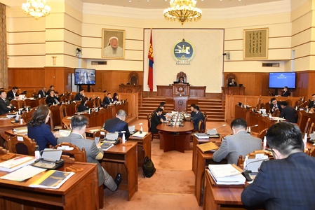    Тогтоолын төслийг анхны хэлэлцүүлэгт  бэлтгүүлэхээр шилжүүлж, Монгол Улсын 2023 оны төсвийн тухай хуулийн төслүүдийг хэлэлцэж эхэллээ