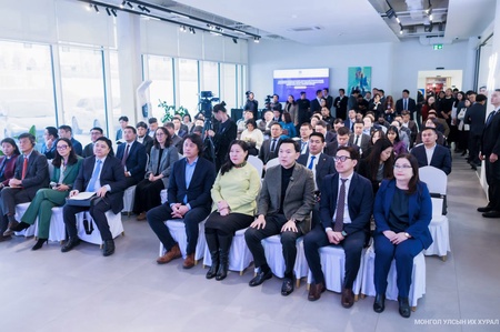 Видео мэдээ: Сэргээгдэх эрчим хүчний тархмал эх үүсгүүр бүхий цахилгаан тээврийн хэрэгсэл, цэнэглэх дэд бүтцийг хөгжүүлэх хууль, эрх зүйн орчны талаарх уулзалт хэлэлцүүлэг боллоо