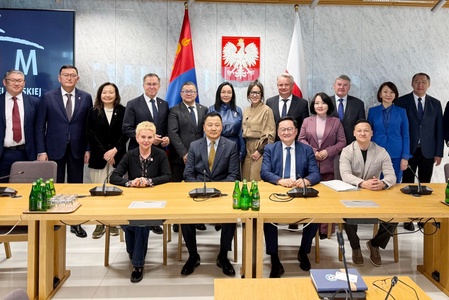 УИХ дахь Монгол-Польшийн парламентын бүлгийн дарга Ж.Золжаргал тэргүүтэй гишүүд Бүгд Найрамдах Польш Улсад бүлгийн айлчлал хийж байна