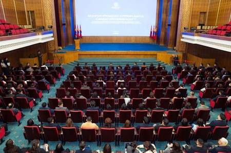 УИХ-ын дарга С.Бямбацогт Улсын Их Хурлын Тамгын газрын ажилтнууд, албан хаагчидтай уулзлаа