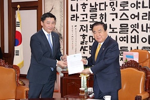Байнгын хороодын дарга нар Бүгд Найрамдах Солонгос Улсын Үндэсний Ассемблейн даргад бараалхаж, санал солилцов 