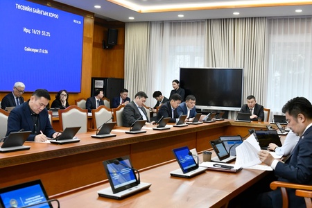 ТБХ:Хууль, тогтоолын төслүүдийг хэлэлцэж, Хууль, тогтоолоор үүрэг чиглэл болгосон Улсын Их Хурлын шийдвэрийн биелэлтийн тайлантай танилцлаа