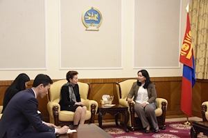 УИХ-ын гишүүн Н.Оюундарь БНХАУ-аас Монгол Улсад суугаа Элчин сайдын яамны соёлын зөвлөх Ли Вэйг хүлээн авч уулзав