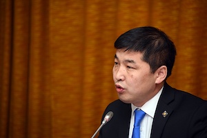 Улсын Их Хурлын гишүүн О.Баасанхүүгээс "Эрдэнэт үйлдвэр" ХХК-тай холбоотой Лондонгийн Олон улсын арбитрын шүүхийн шийдвэрийн талаар Монгол Улсын Ерөнхий сайдад тавьсан асуулга