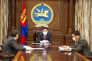 Монголбанкны ерөнхийлөгч  болон Санхүүгийн зохицуулах хорооны даргад үүрэг чиглэл өгөв