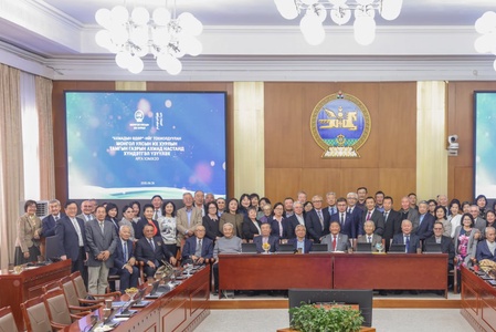 Улсын Их Хурлын Тамгын газар ахмадууддаа хүндэтгэл үзүүллээ