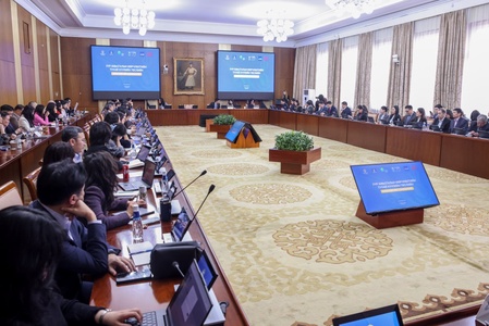 Уур амьсгалын өөрчлөлтийн тухай хуулийн төслийн талаар олон нийтийн саналыг сонсож, хэлэлцүүлэг өрнүүллээ