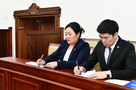 Шүүхийн ерөнхий зөвлөлийн шүүгч бус гишүүдийг томилов