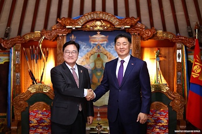  The Speaker of the National Assembly of the Republic of Korea paid a courtesy visit to the President of Mongolia, Ukhnaa Khurelsukh