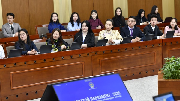 Оюутан дадлагажуулах “Нээлттэй парламент-2026” хөтөлбөрийн хаалт боллоо