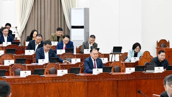 Хот, тосгоны эрх зүйн байдлын тухай хуульд өөрчлөлт оруулах тухай хуулийн төслийг хэлэлцэхийг дэмжлээ