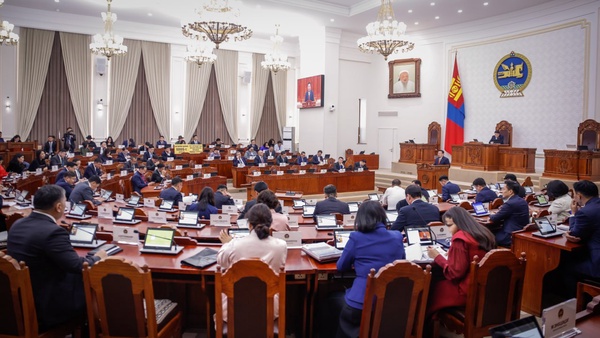 Чуулганы нэгдсэн хуралдаанаар Монгол Улсын 2026 оны төсвийн тухай хуулийн төслүүдийг хэлэлцэж эхэллээ   