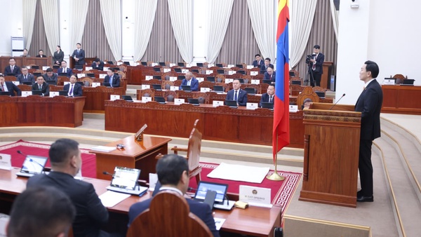 Засгийн газрын гишүүдийг томилох, чөлөөлөх тухай Ерөнхий сайдын танилцуулгыг сонслоо