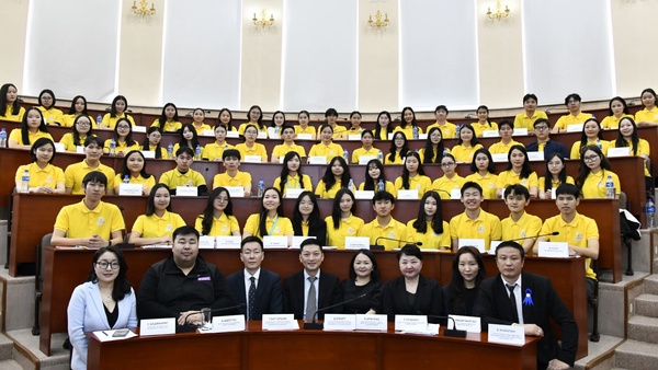 “Өсвөрийн парламент”-ын гишүүд чуулж, усны асуудлыг хэлэлцэн санал, дүгнэлтээ боловсрууллаа
