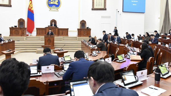 Төрийн өмчийг хувьчлах, өөрчлөн байгуулах үндсэн чиглэлийн төслийг хэлэлцэж эхэллээ