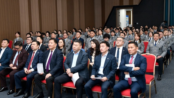 Төсвийн байнгын хорооны дарга, гишүүд Гаалийн ерөнхий газрын үйл ажиллагаатай танилцав