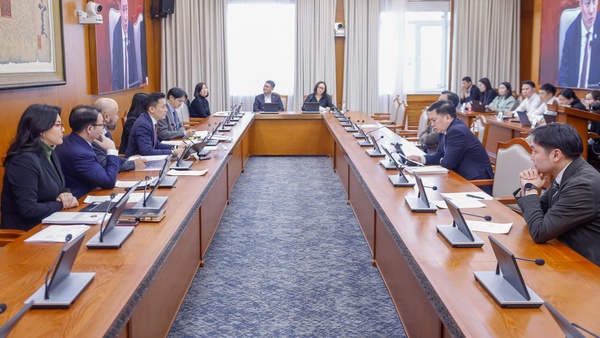 ХШТХ: Оюу толгойн асуудлаарх тусгай шалгалт, нээлттэй сонсголын мөрөөр авч хэрэгжүүлэх арга хэмжээний тухай УИХ-ын тогтоолын төслийг хэлэлцлээ