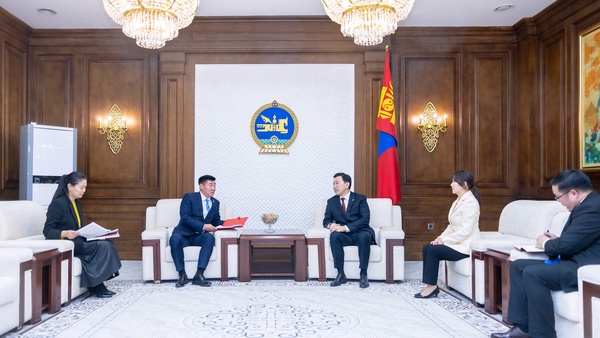 Монгол Улс болон Азийн хөгжлийн банк хоорондын Санхүүжилтийн ерөнхий хөтөлбөр соёрхон батлах тухай хуулийн төслийг өргөн мэдүүлэв